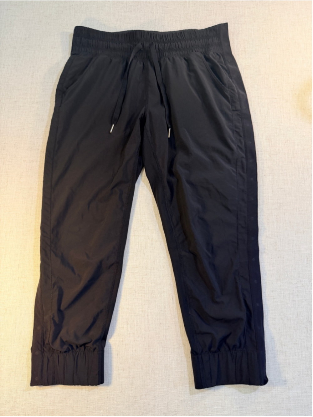 lululemon Tearaway Pant Women’s Size 8 Black Side Snap 25” Inseam